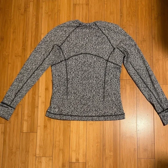 NWOT Lululemon Runderful Long Sleeve Top Black White Herringbone Size 8 - Picture 4 of 16
